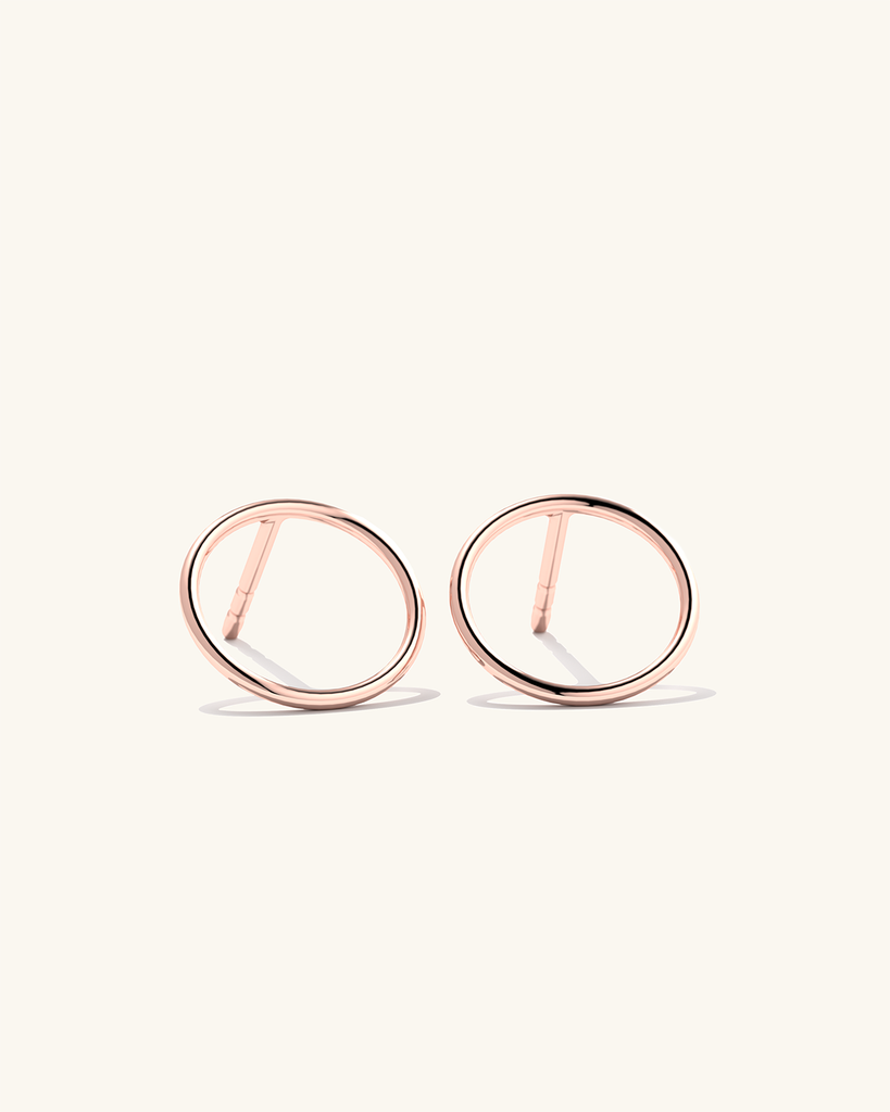 Pisikesed 18k roosa kuld vermeil Cici kõrvarõngad - valmistatud hõbedast, kaetud roosa kullaga.