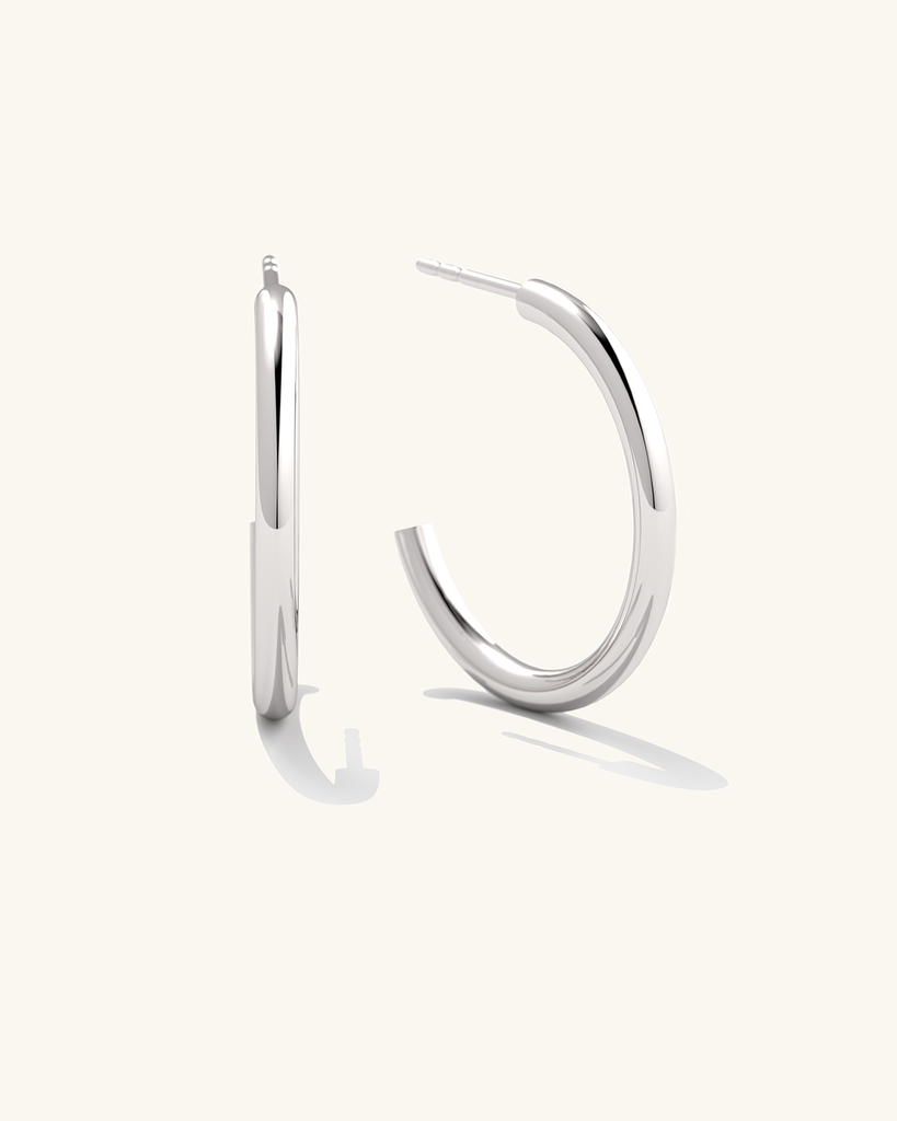 Plaatina vermeil keskmise suurusega Pepa kõrvarõngad.