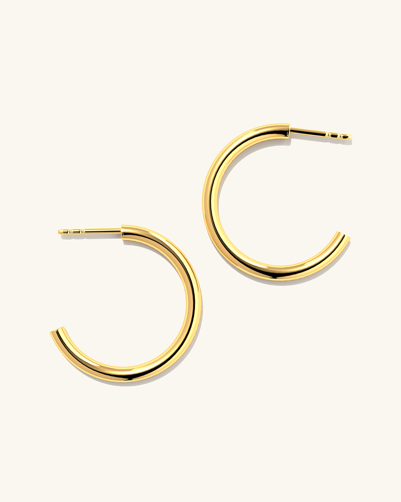 Stiilsed kuld vermiel suured Pepa kõrvarõngad.