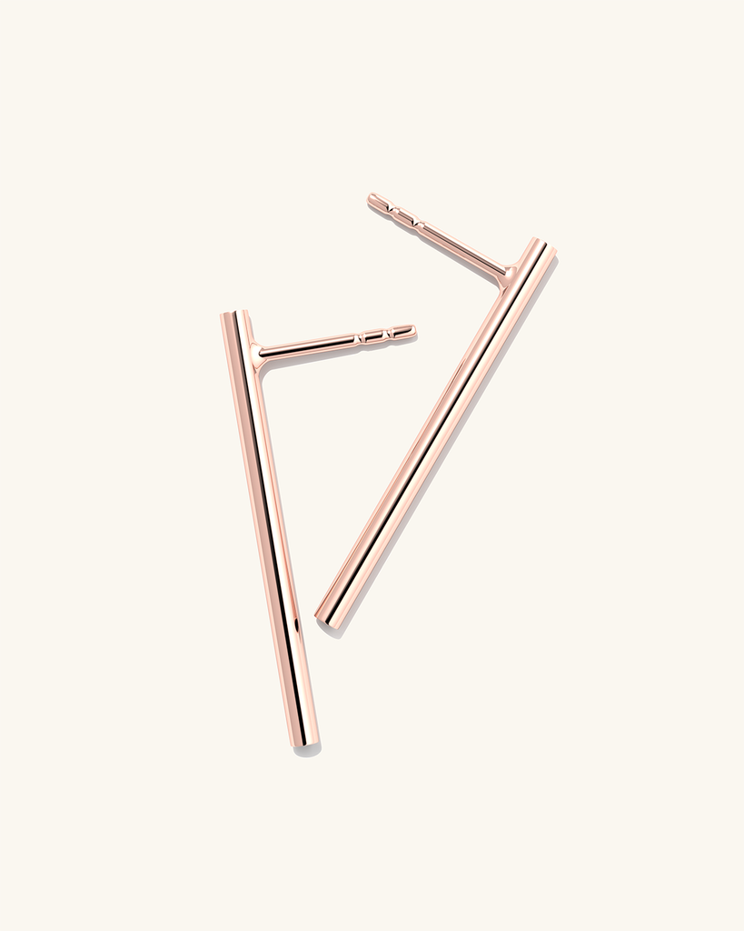 Elegantselt moodsa disainiga roosa kuld vermeil Tube kõrvarõngad.